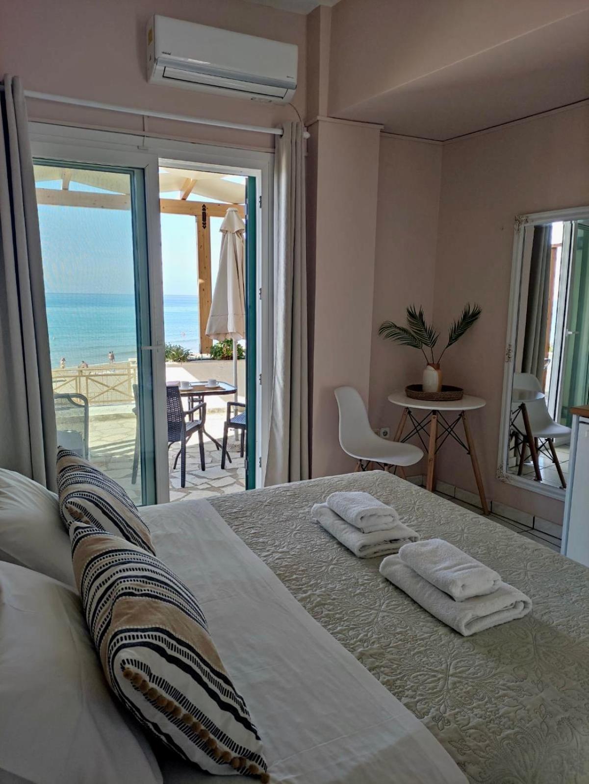 Nereides Apartments Agios Gordios  Exterior foto